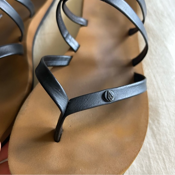 7/$20 Volcom EASY BREEZY II SANDALS - BLACK size 9 - Picture 5 of 7
